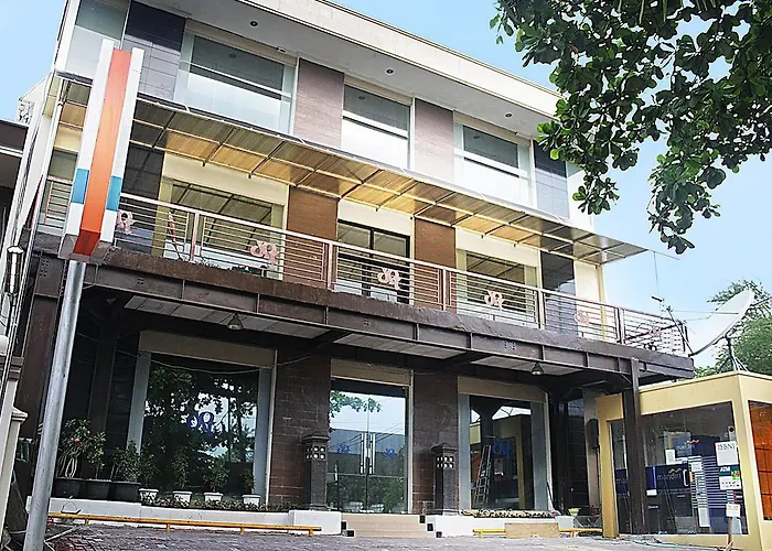 Dpt 33 Budget Hotel Surabaya